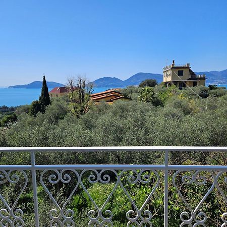 Villa Degli Ulivi - Free Parking Леричи Экстерьер фото