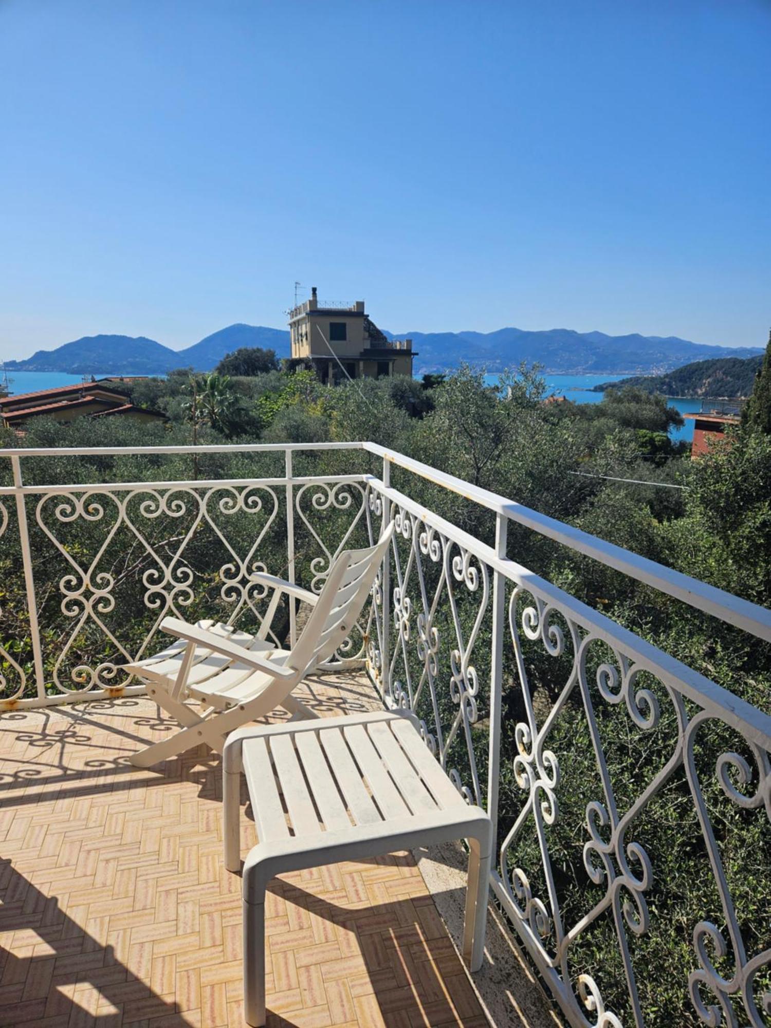 Villa Degli Ulivi - Free Parking Леричи Экстерьер фото
