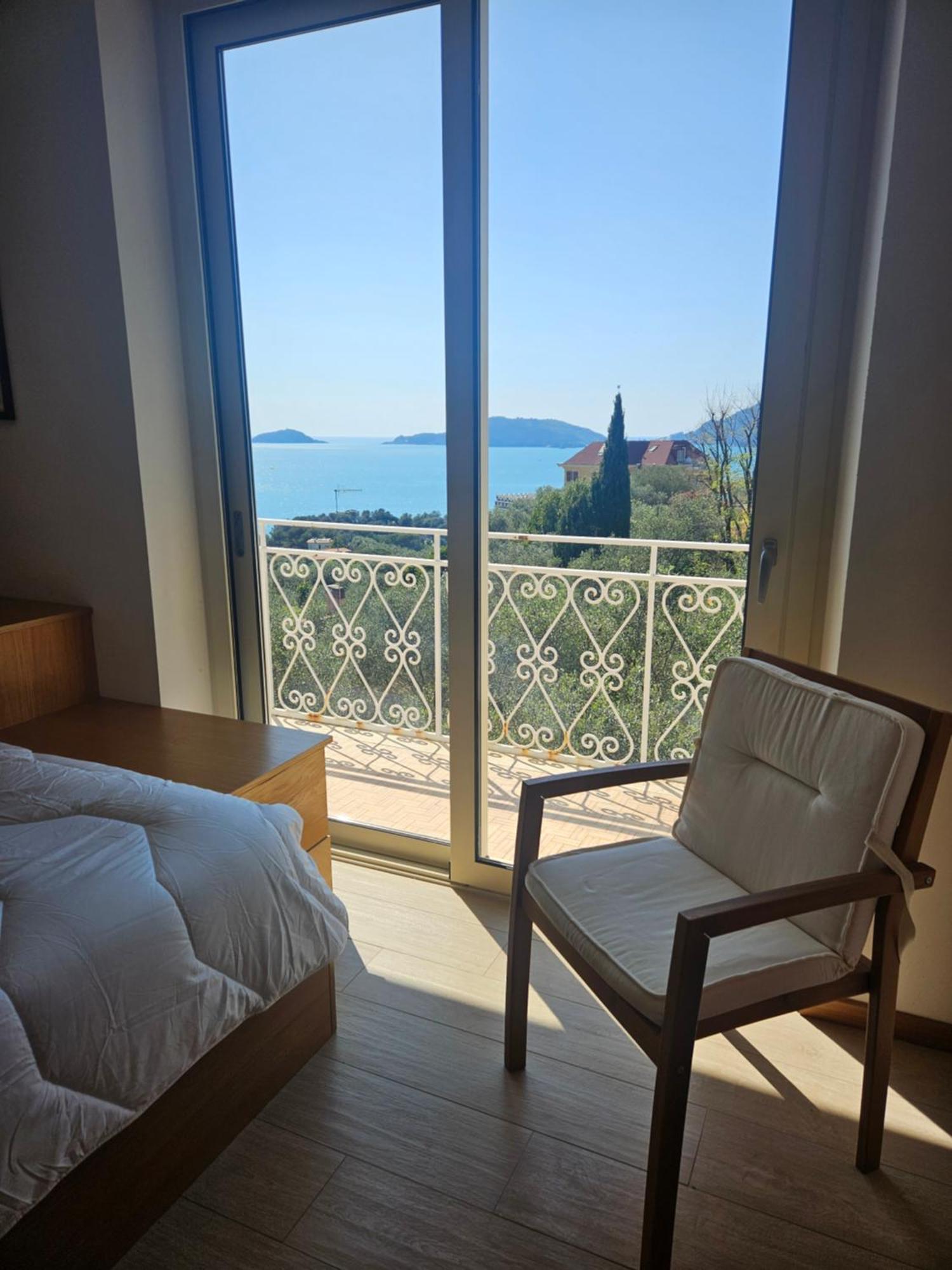 Villa Degli Ulivi - Free Parking Леричи Экстерьер фото